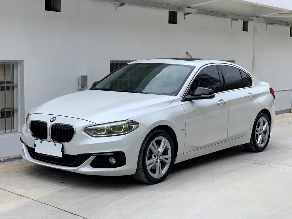 BMW 1 Series 2017 — фото 1