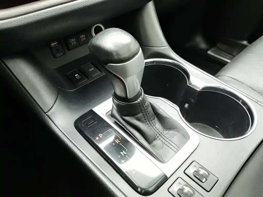 Toyota Highlander 2020 — фото 13