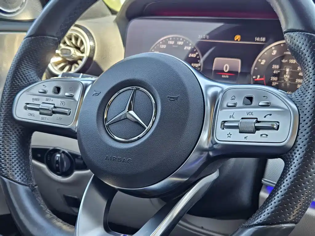 Mercedes-Benz E-Class 2019 — фото 17