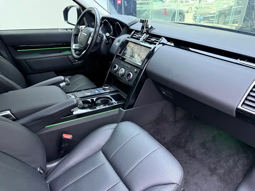 Land Rover Discovery 2019 — фото 15