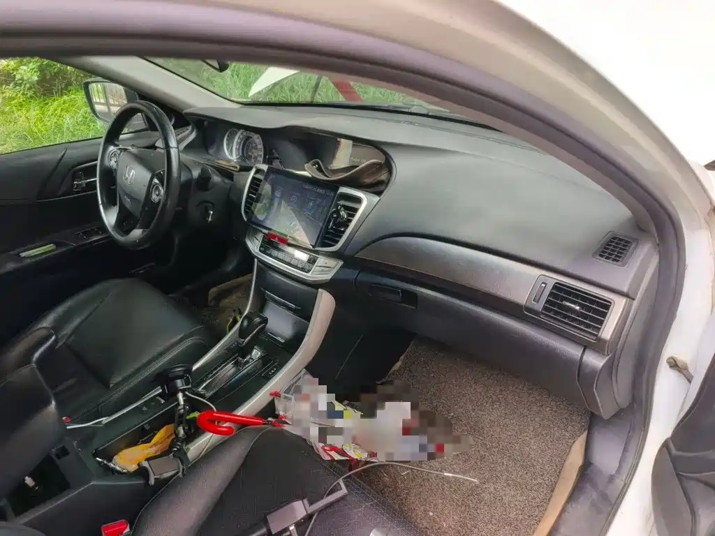 Honda Accord 2015 — фото 20