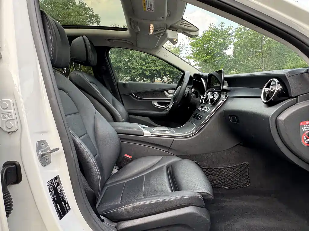 Mercedes-Benz C-Class 2019 — фото 13
