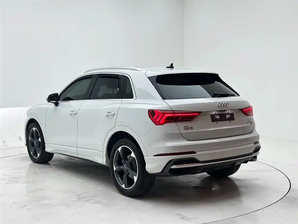 Audi Q3 2023 — фото 4