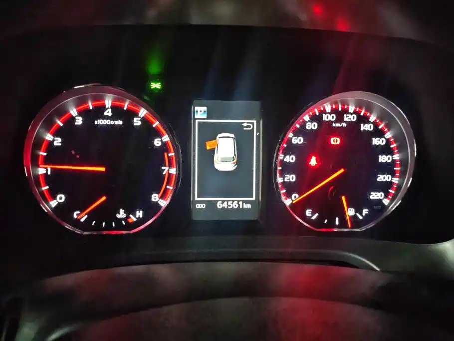 Toyota RAV4 2018 — фото 14