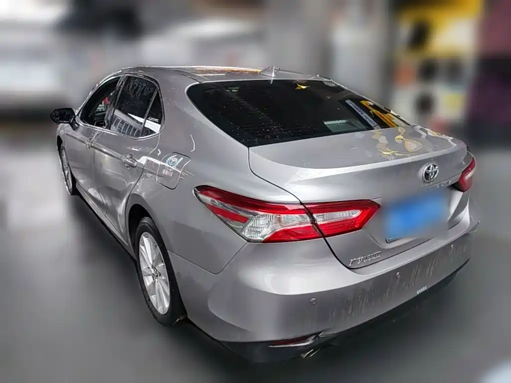 Toyota Camry 2023 — фото 9