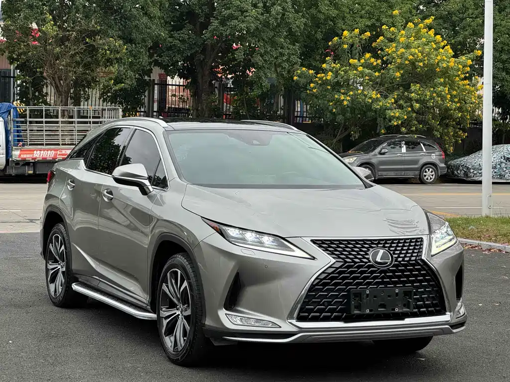 Lexus RX 2021 — фото 1
