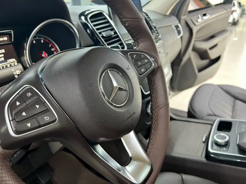Mercedes-Benz GLE 2016 — фото 6