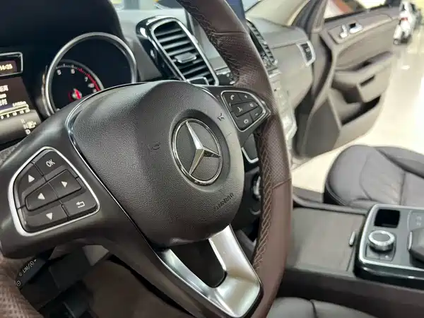 Mercedes-Benz GLE 2015