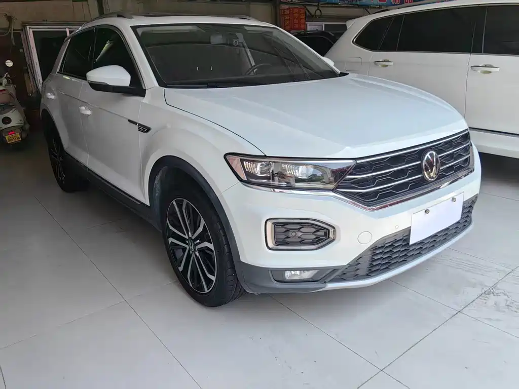 Volkswagen T-Roc 2023 — фото 2