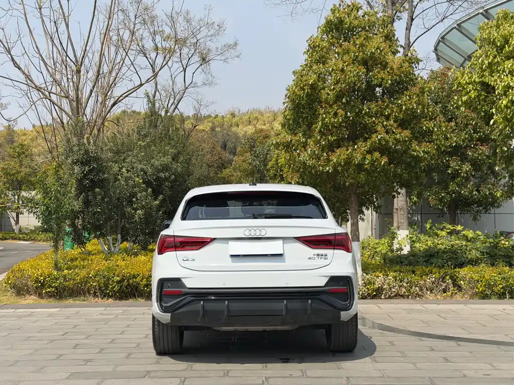 Audi Q3 Sportback 2022 — фото 8