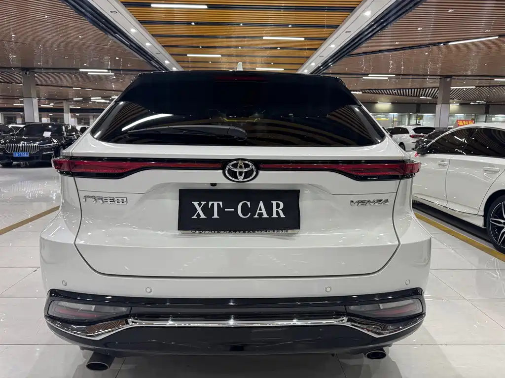 Toyota Venza 2022 — фото 16