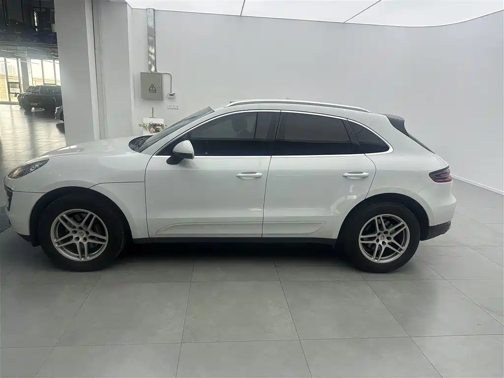 Porsche Macan 2017 — фото 4