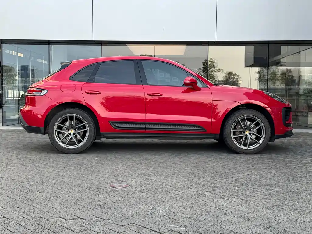 Porsche Macan 2023 — фото 14
