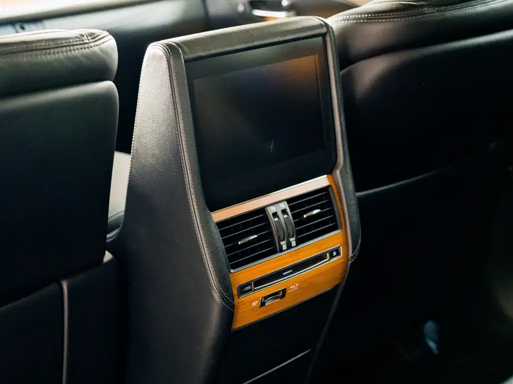 Lexus LS 2015 — фото 18