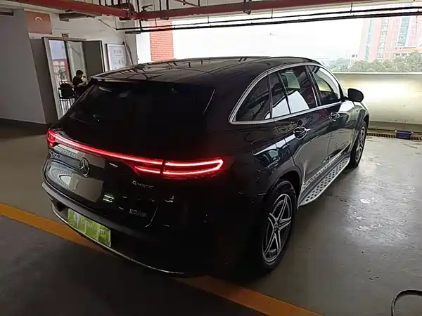 Mercedes-Benz EQC 2020