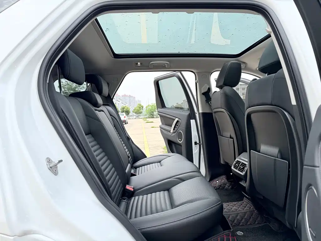 Land Rover Discovery Sport 2025 — фото 9