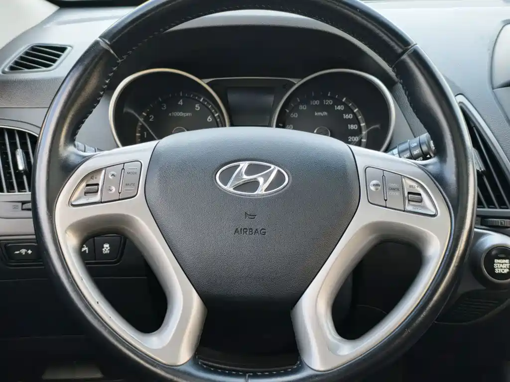 Hyundai ix35 2015 — фото 18