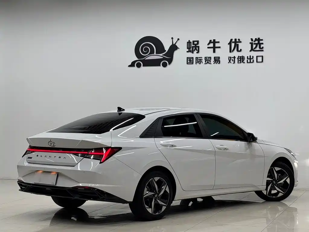 Hyundai Elantra 2022