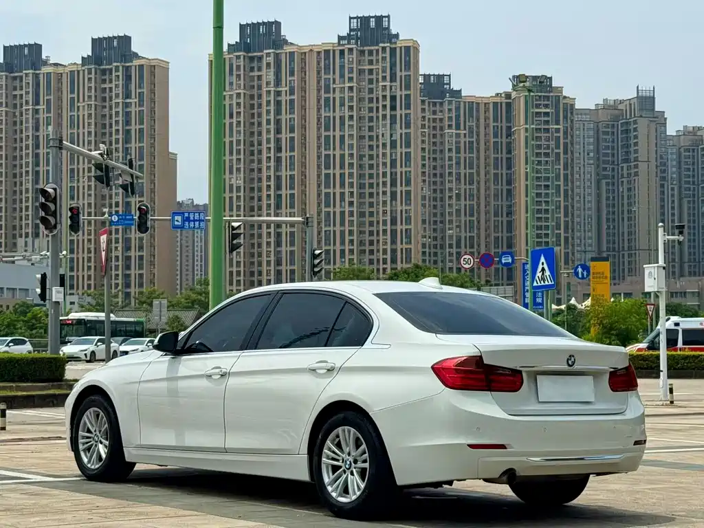BMW 3 Series 2013 — фото 9