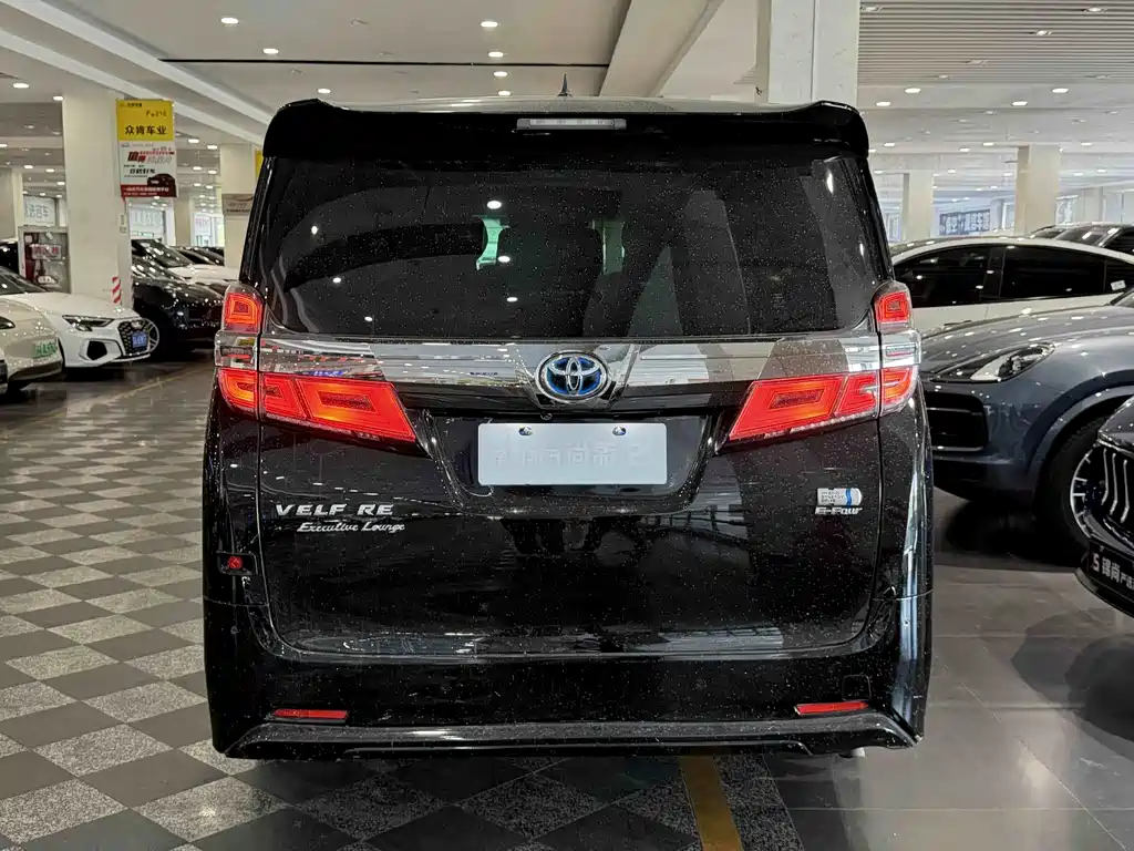 Toyota Vellfire 2021 — фото 3