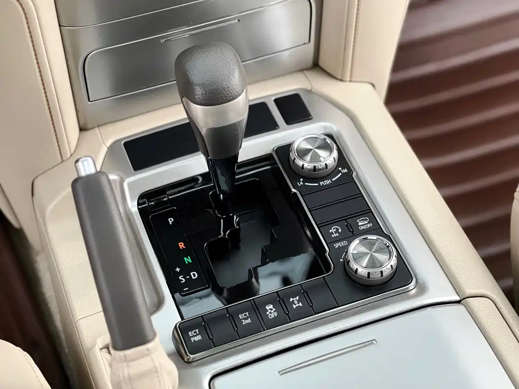 Toyota Land Cruiser 2019 — фото 19