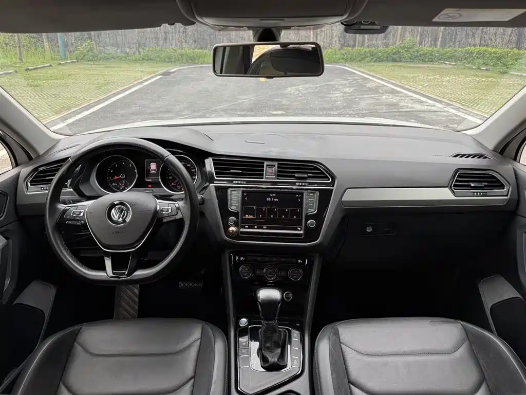 Volkswagen Tiguan L 2017 — фото 5
