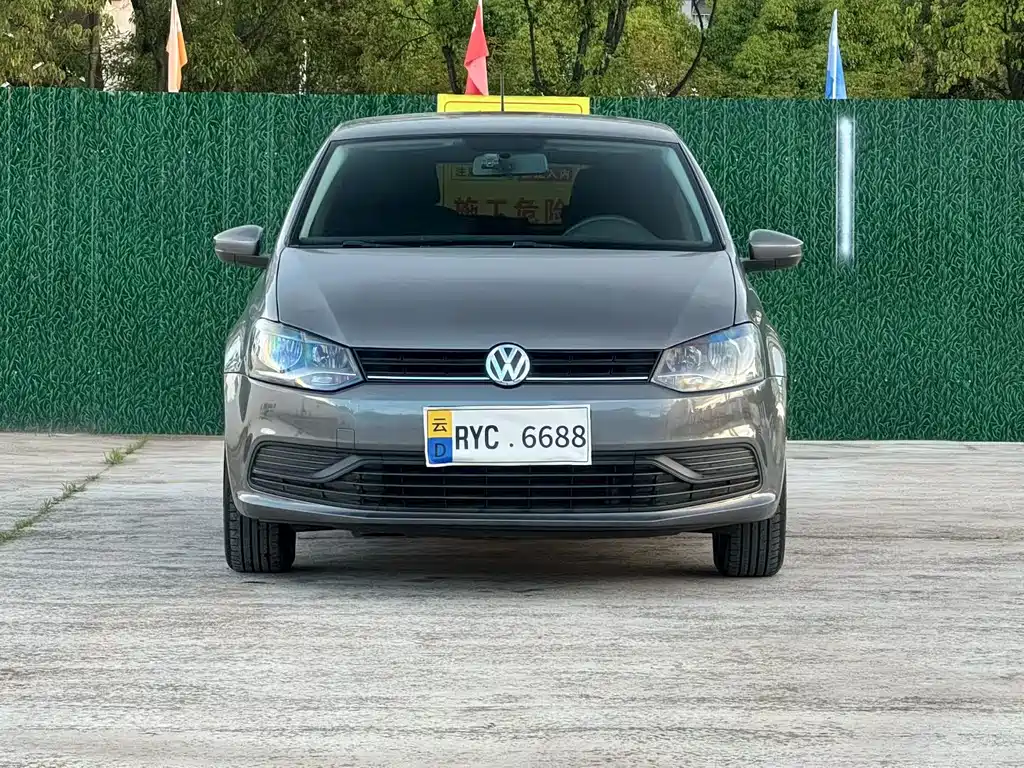 Volkswagen Polo 2015 — фото 2