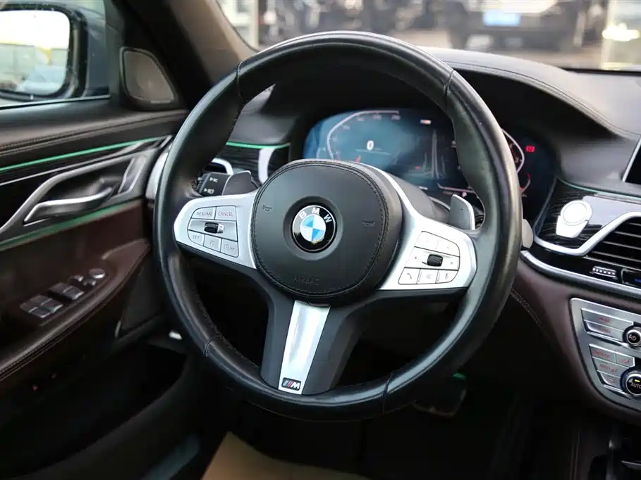 BMW 7 Series 2023 — фото 11