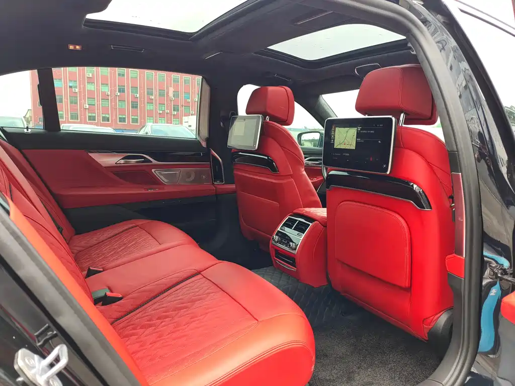 BMW 7 Series 2020 — фото 13