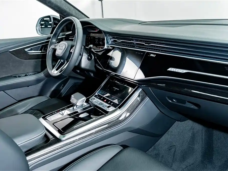 Audi Q8 2022 — фото 19