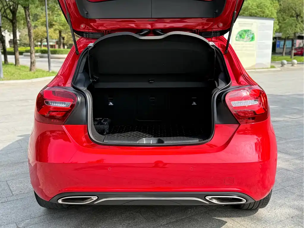 Mercedes-Benz A-Class 2017 — фото 19