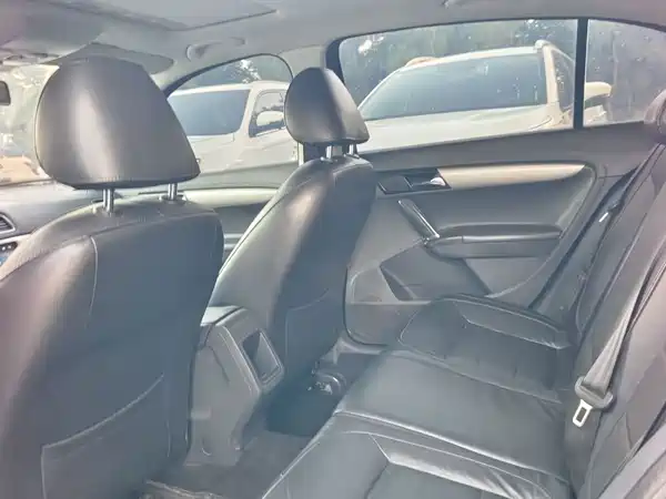 Volkswagen Lavida 2013