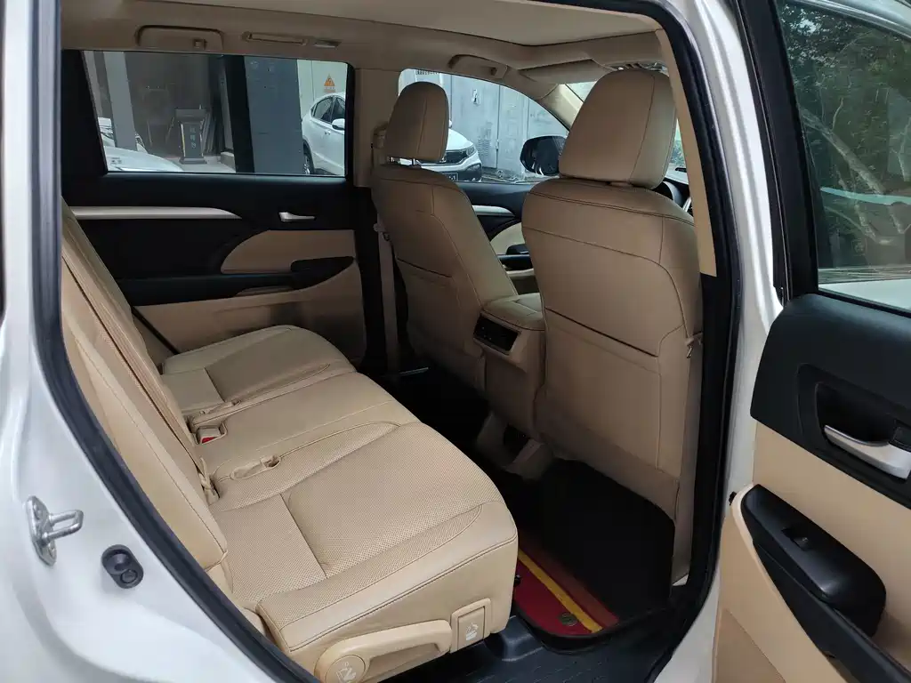 Toyota Highlander 2016 — фото 10