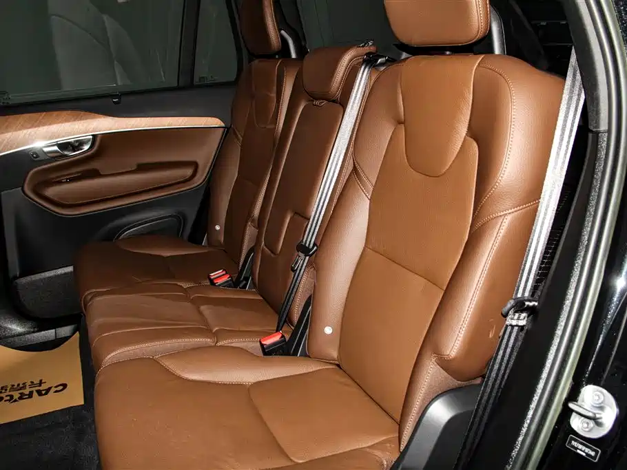 Volvo XC90 2023 — фото 19