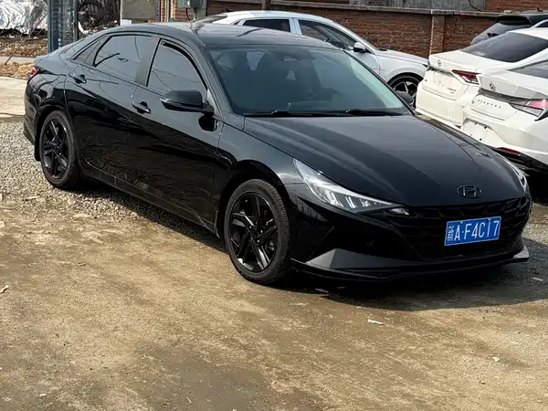 Hyundai Elantra 2022