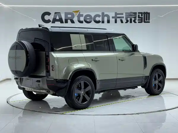 Land Rover Defender 2023