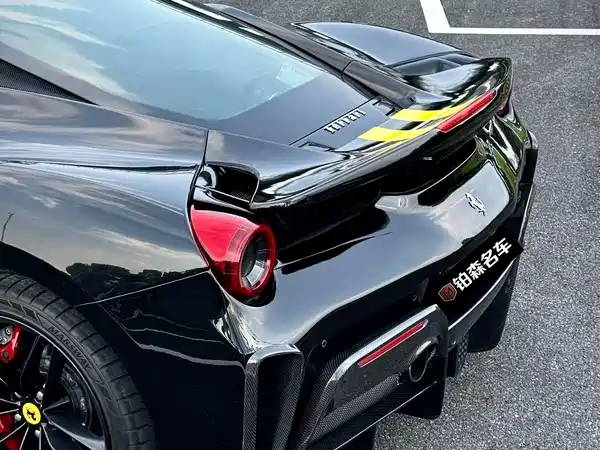 Ferrari 488 2016