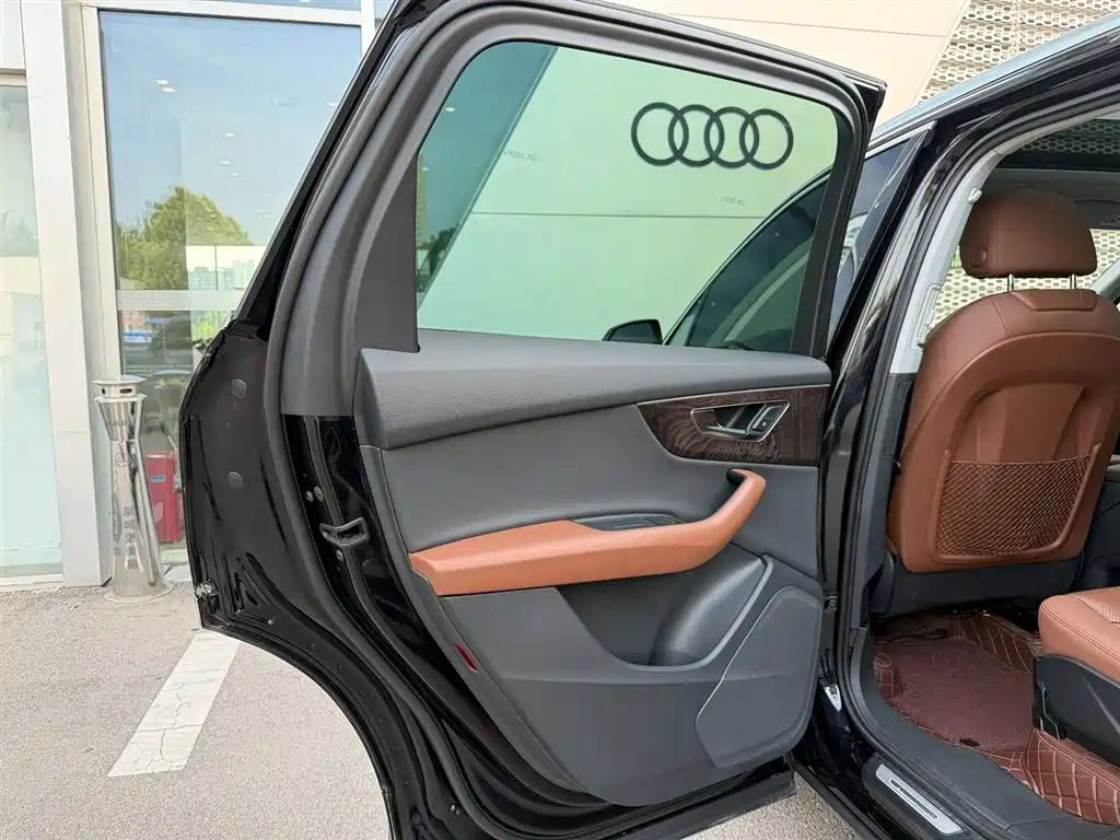 Audi Q7 2020 — фото 16