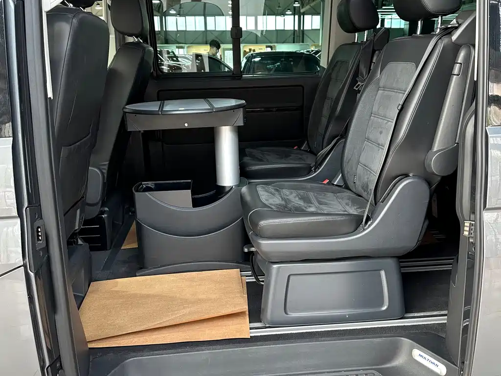 Volkswagen Multivan 2018 — фото 13