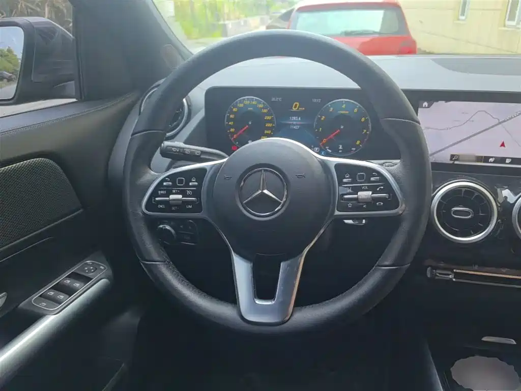 Mercedes-Benz GLA 2023 — фото 11