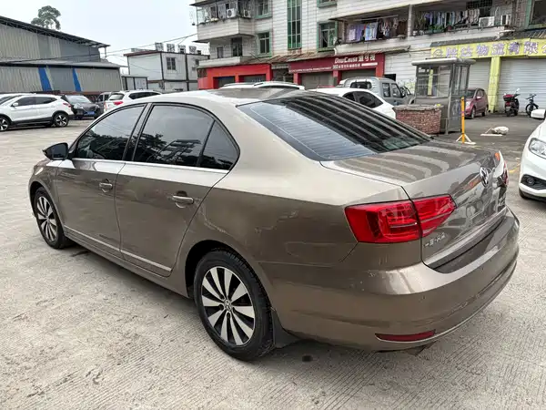 Volkswagen Sagitar 2018