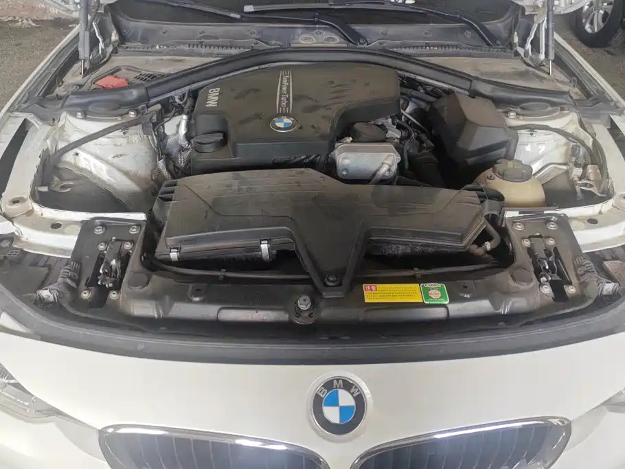 BMW 3 Series 2016 — фото 10