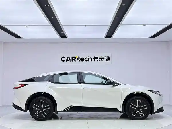 Toyota bZ5 2025