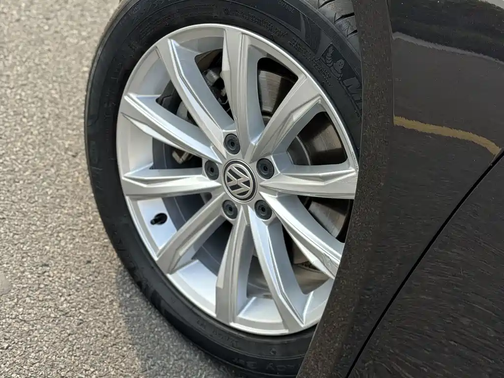 Volkswagen Passat 2016 — фото 17