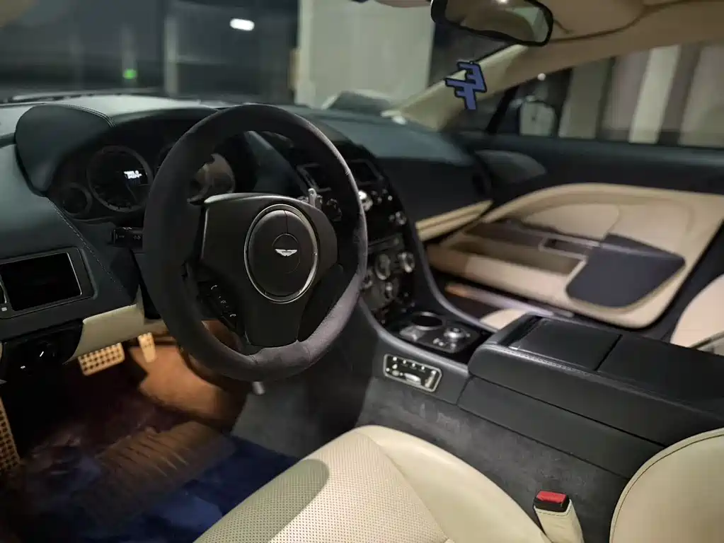 Aston Martin Rapide 2012 — фото 10