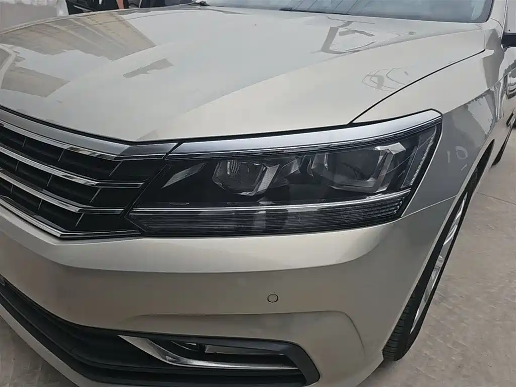 Volkswagen Passat 2018 — фото 24