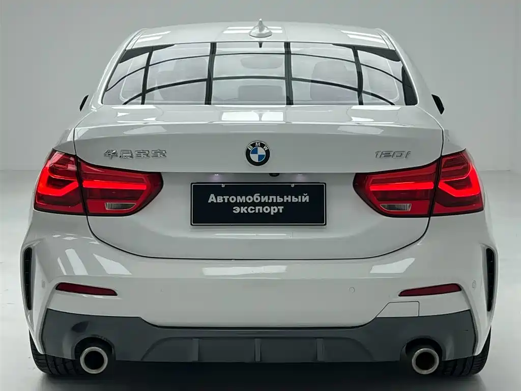 BMW 1 Series 2021 — фото 11