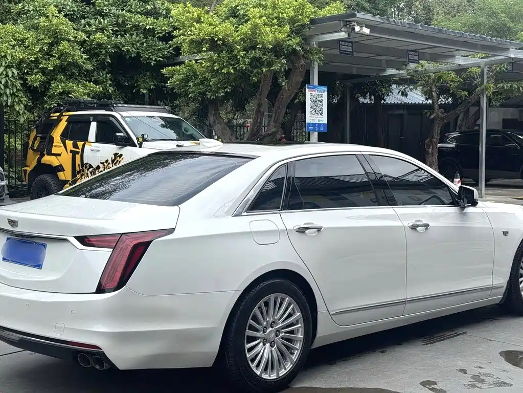 Cadillac CT6 2020 — фото 9