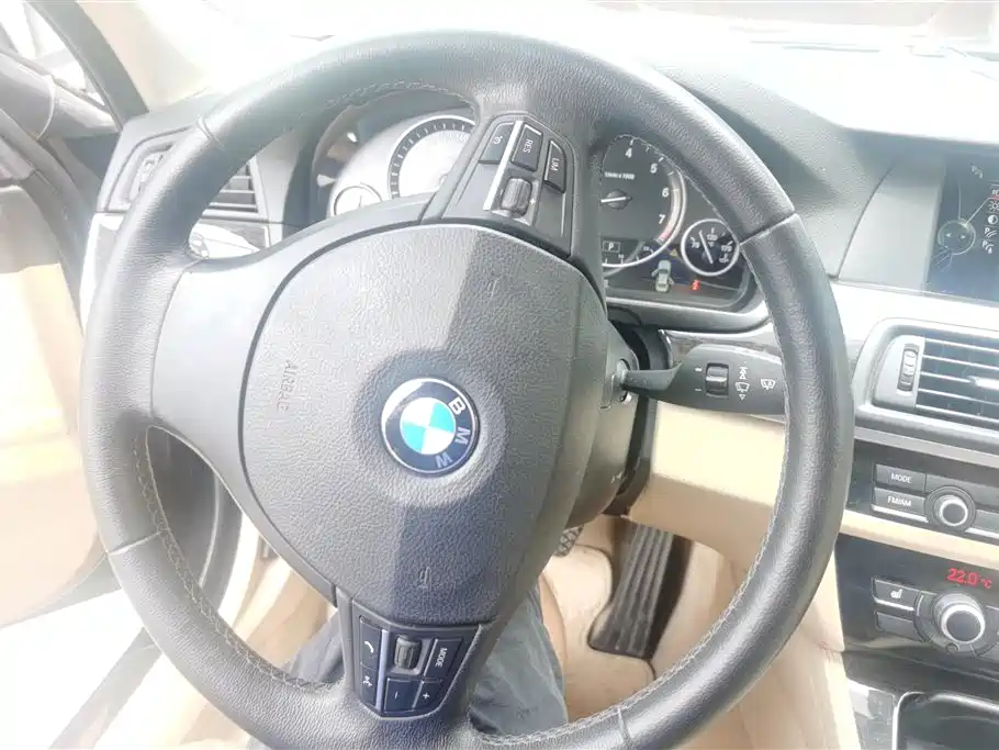 BMW 5 Series 2012 — фото 15