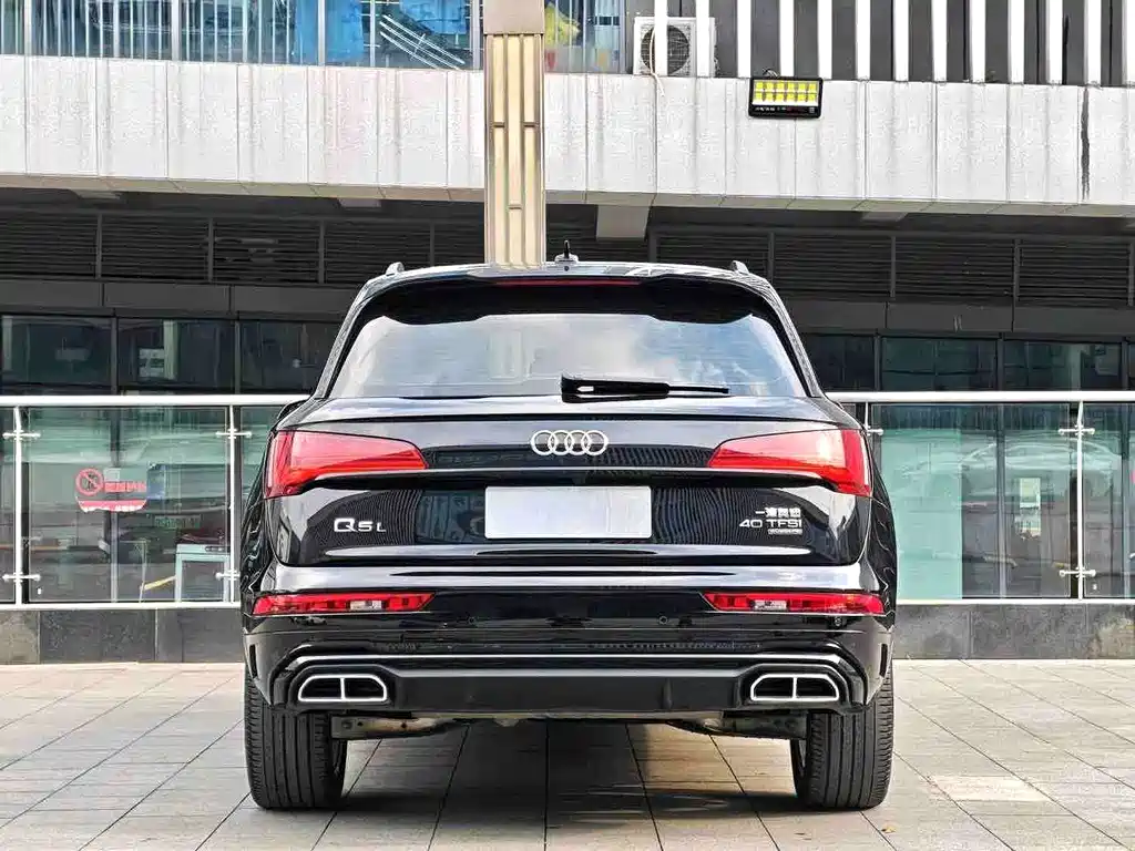 Audi Q5L 2023 — фото 18